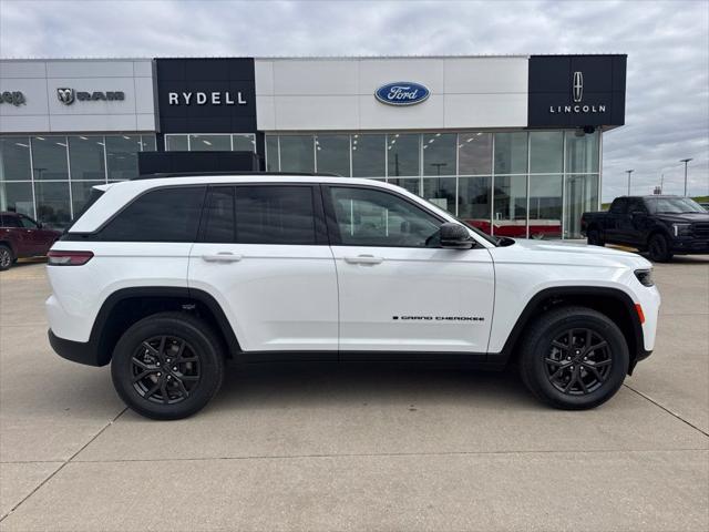 2027 Jeep Grand Cherokee GRAND CHEROKEE LAREDO ALTITUDE 4X4