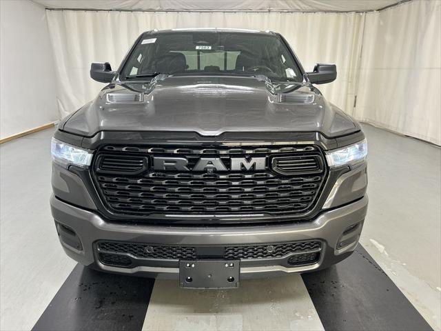 2026 RAM Ram 1500 RAM 1500 EXPRESS CREW CAB 4X4 57 BOX
