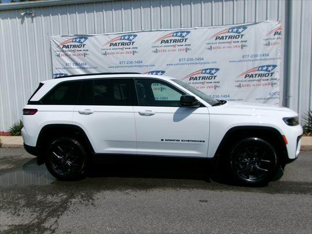 2027 Jeep Grand Cherokee Laredo Altitude