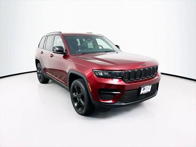 2022 Jeep Grand Cherokee Altitude 4x4 for sale in Madison, WI