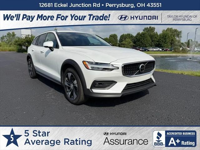 2025 Volvo V60 Cross Country Plus, B5 AWD Gas (mild hybrid) for sale in Perrysburg, OH