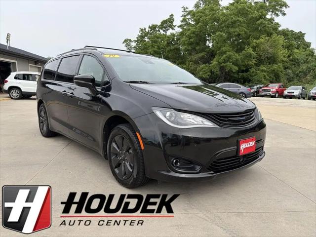 2019 Chrysler Pacifica Hybrid Limited for sale in Marion, IA