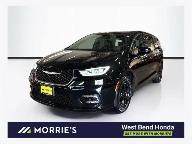 2025 Chrysler Pacifica Select for sale in West Bend, WI