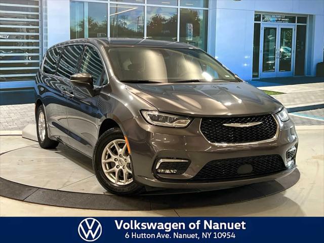 2023 Chrysler Pacifica Touring L for sale in Nanuet, NY