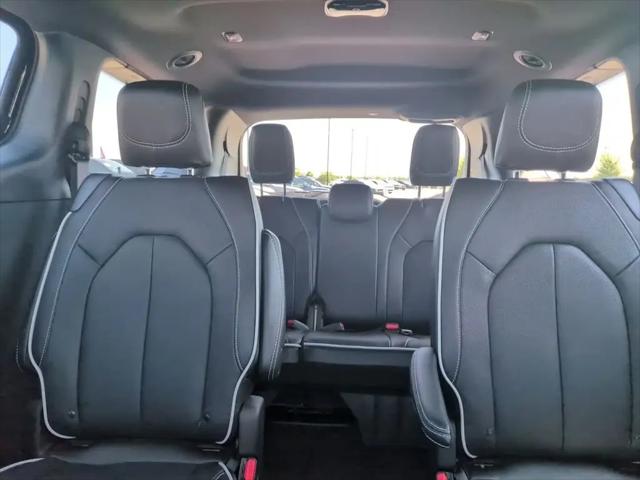 2027 Chrysler Pacifica Limited