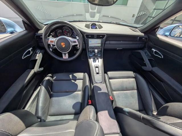 2016 Porsche 911 Carrera 4 GTS