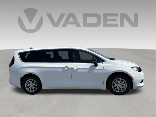 2027 Chrysler Pacifica LX