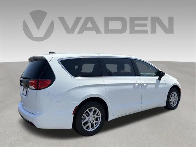 2027 Chrysler Pacifica LX