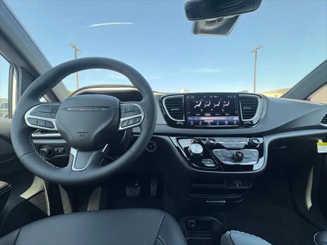 2027 Chrysler Pacifica LX