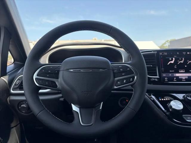 2027 Chrysler Pacifica LX