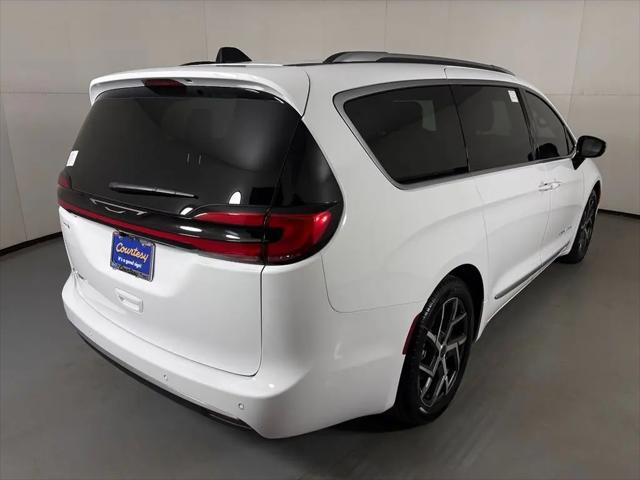 2027 Chrysler Pacifica Pinnacle