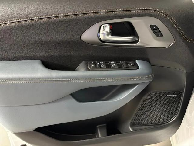 2027 Chrysler Pacifica Pinnacle