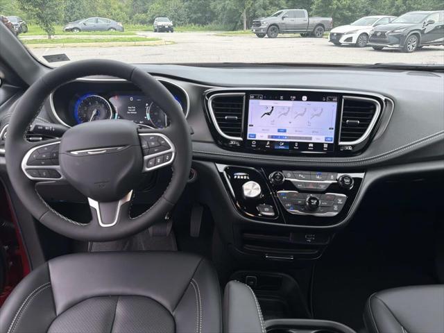 2027 Chrysler Pacifica PACIFICA SELECT AWD