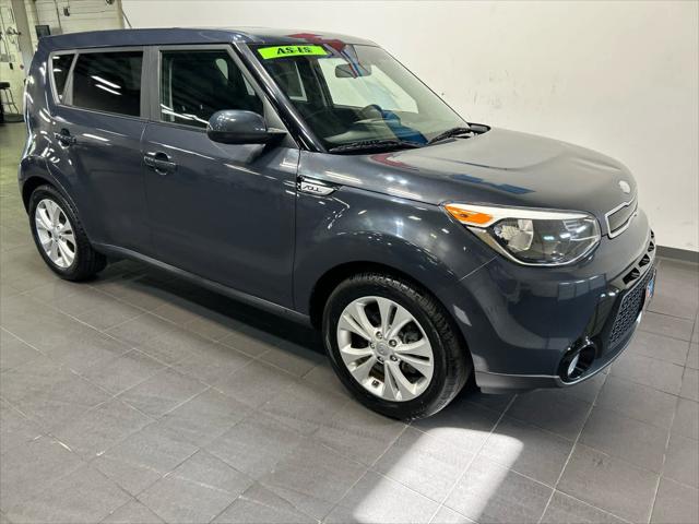 2016 Kia Soul + 2016 Kia Soul +
