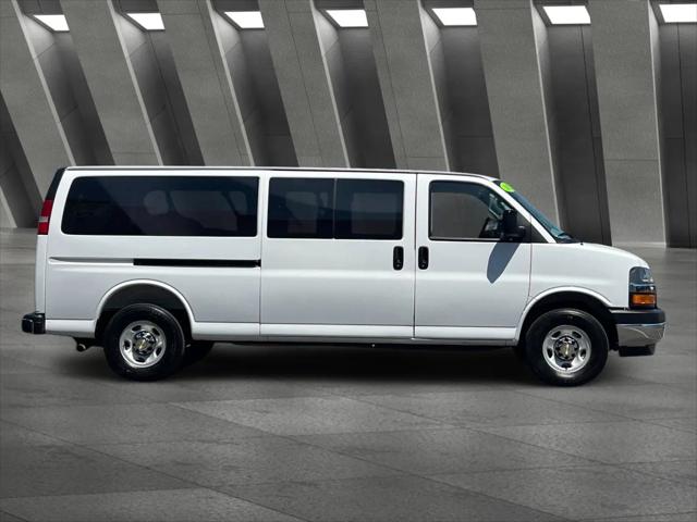 2025 Chevrolet Express Passenger RWD 3500 Extended Wheelbase LT