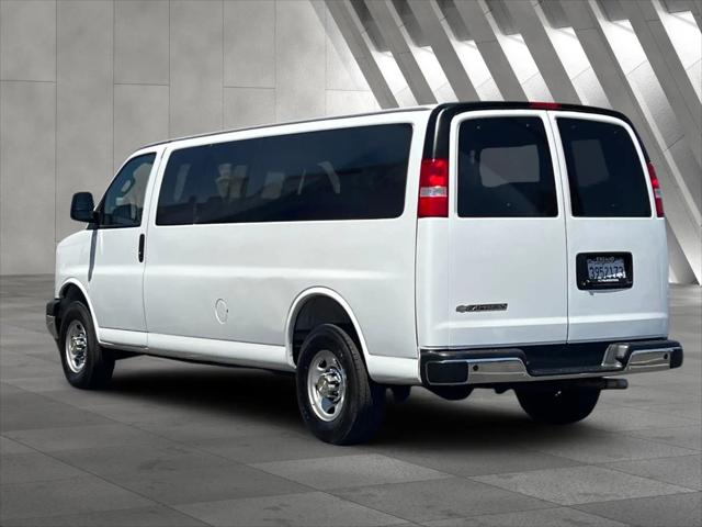 2025 Chevrolet Express Passenger RWD 3500 Extended Wheelbase LT