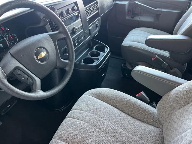 2025 Chevrolet Express Passenger RWD 3500 Extended Wheelbase LT
