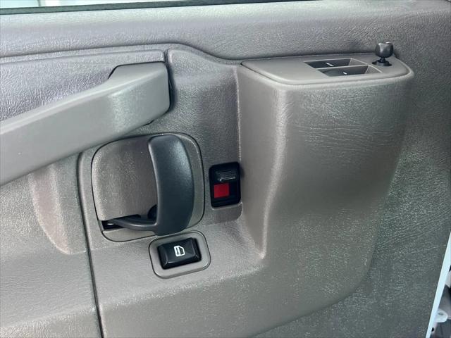 2025 Chevrolet Express Passenger RWD 3500 Extended Wheelbase LT