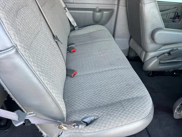2025 Chevrolet Express Passenger RWD 3500 Extended Wheelbase LT