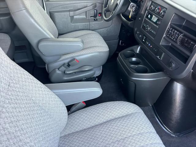 2025 Chevrolet Express Passenger RWD 3500 Extended Wheelbase LT