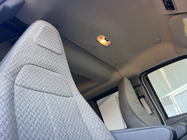 2025 Chevrolet Express Passenger RWD 3500 Extended Wheelbase LT