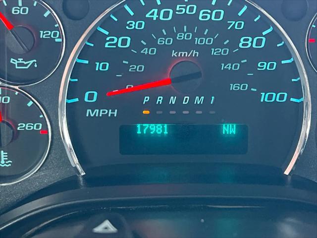 2025 Chevrolet Express Passenger RWD 3500 Extended Wheelbase LT