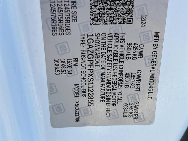 2025 Chevrolet Express Passenger RWD 3500 Extended Wheelbase LT