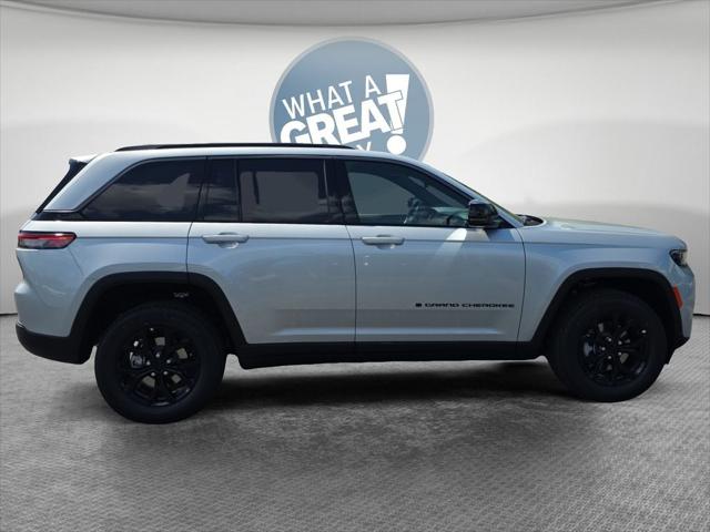 2026 Jeep Grand Cherokee GRAND CHEROKEE LAREDO ALTITUDE 4X4 2026 Jeep Grand Cherokee GRAND CHEROKEE LAREDO ALTITUDE 4X4