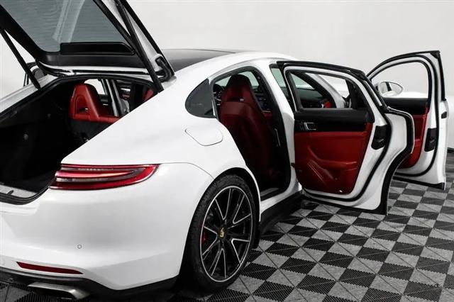 2018 Porsche Panamera Panamera