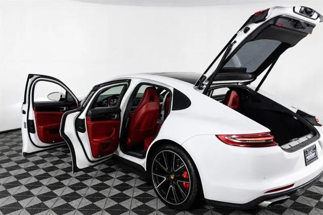 2018 Porsche Panamera Panamera