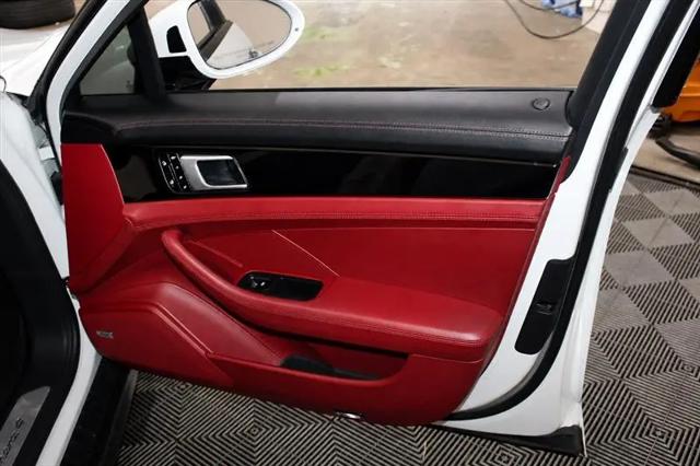 2018 Porsche Panamera Panamera