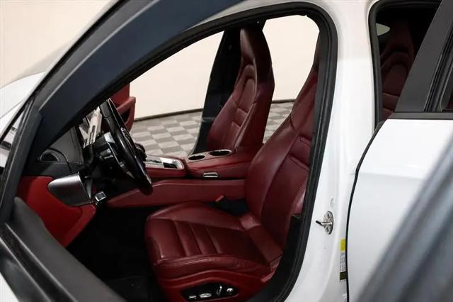 2018 Porsche Panamera Panamera