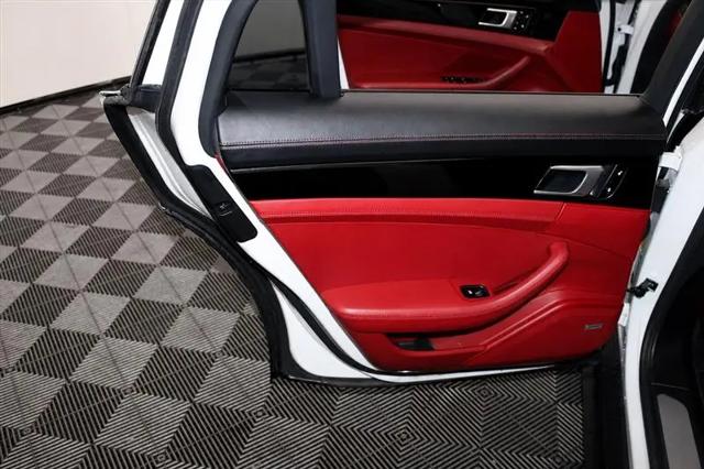 2018 Porsche Panamera Panamera