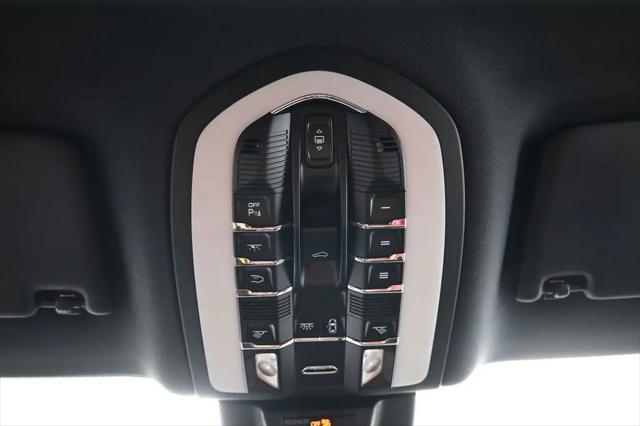 2023 Porsche Macan Macan