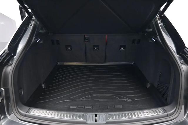 2023 Porsche Macan Macan