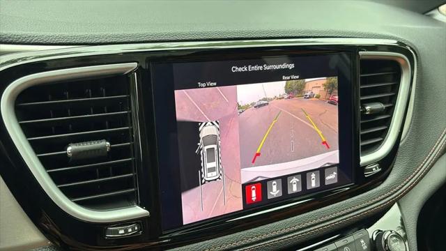 2025 Chrysler Pacifica Pinnacle AWD