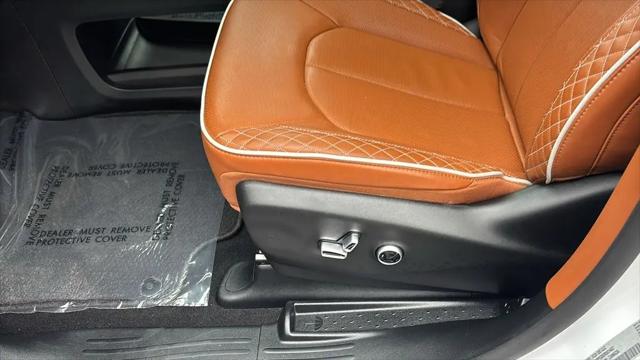 2025 Chrysler Pacifica Pinnacle AWD