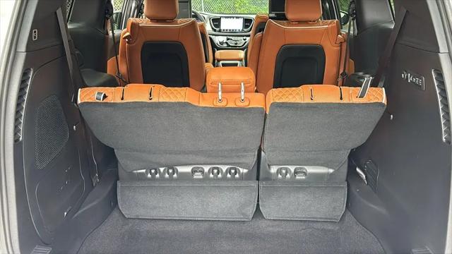 2025 Chrysler Pacifica Pinnacle AWD