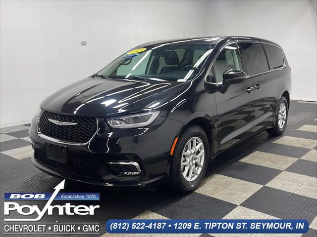 2023 Chrysler Pacifica Touring L for sale in Seymour, IN