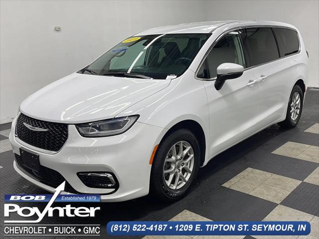 2023 Chrysler Pacifica Touring L for sale in Seymour, IN