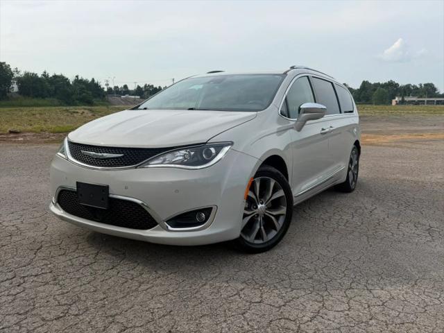 2017 Chrysler Pacifica Limited for sale in Radcliff, KY