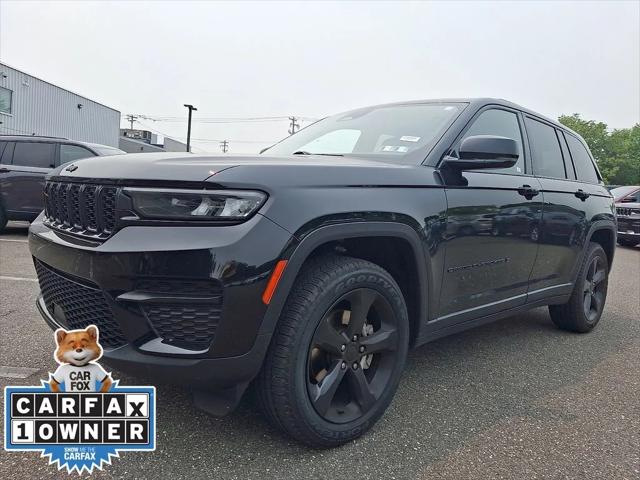 2023 Jeep Grand Cherokee Altitude 4x4 2023 Jeep Grand Cherokee Altitude 4x4