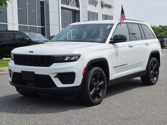 2023 Jeep Grand Cherokee Altitude 4x4 2023 Jeep Grand Cherokee Altitude 4x4