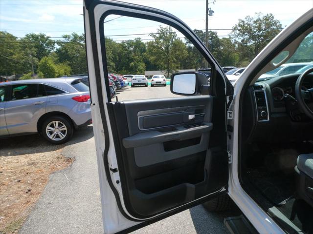 2019 Ram 1500 Classic SLT Crew Cab 4x4 64 Box