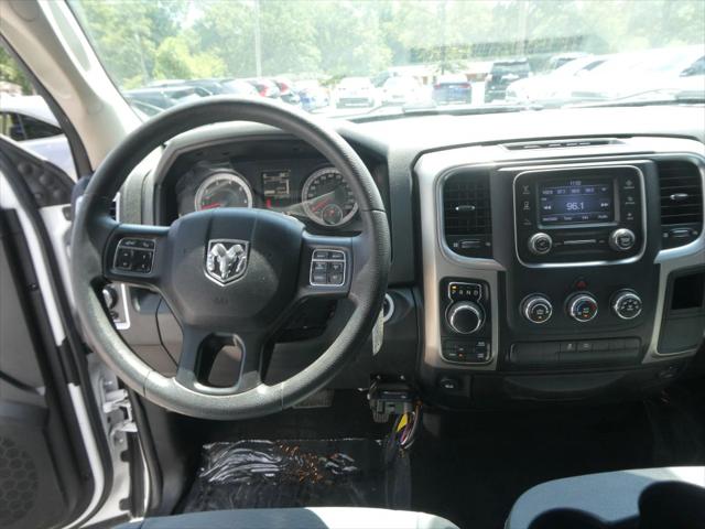 2019 Ram 1500 Classic SLT Crew Cab 4x4 64 Box