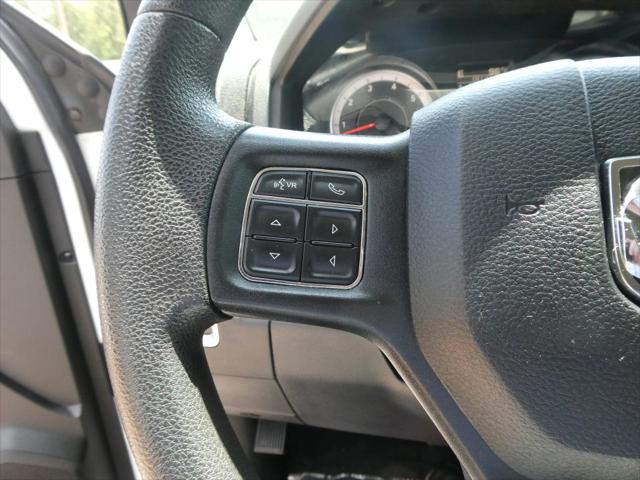 2019 Ram 1500 Classic SLT Crew Cab 4x4 64 Box