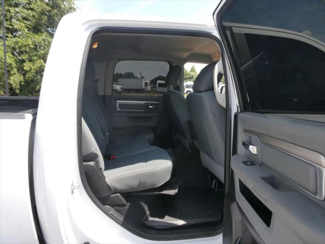 2019 Ram 1500 Classic SLT Crew Cab 4x4 64 Box