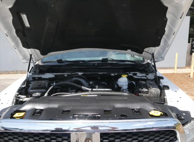 2019 Ram 1500 Classic SLT Crew Cab 4x4 64 Box
