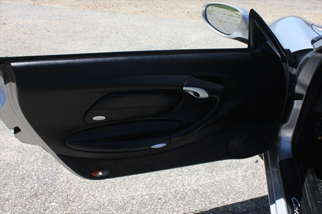 2004 Porsche 911 CARRERA