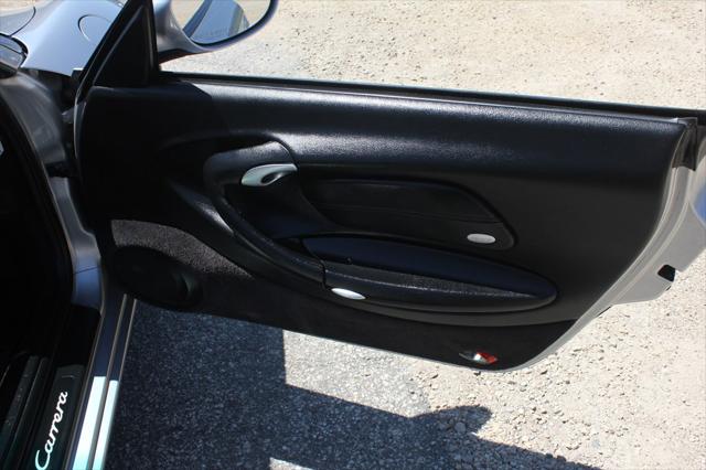 2004 Porsche 911 CARRERA